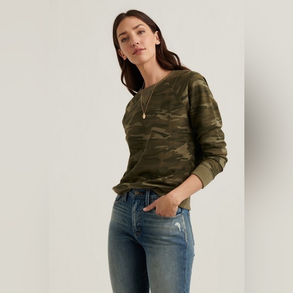 ⭐️SALE⭐️ ⭐️NWOT Camo lucky brand crewneck - Picture 2 of 9